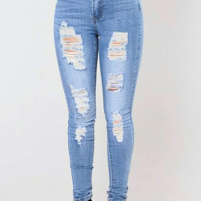 tattered skinny jeans