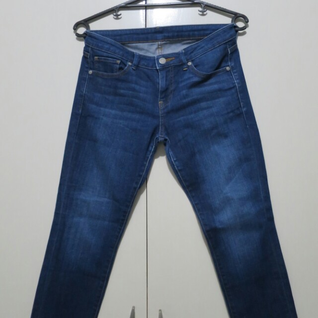 dark blue faded jeans