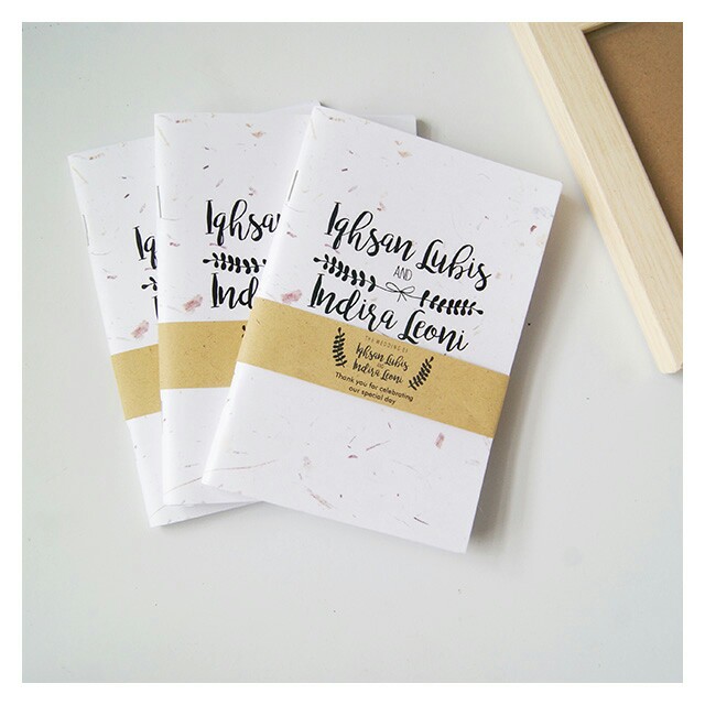 Wedding souvenir pernikahan notebook softcover sederhana Wedding souvenir pernikahan notebook softcover sederhana