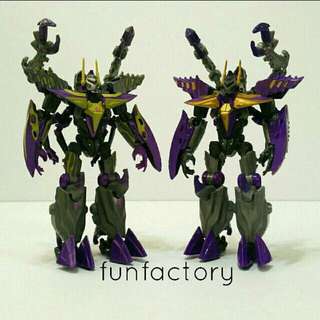 MINT condition Transformers Decepticon Kickback Takara Tomy *Hasbro version NOT for sale*