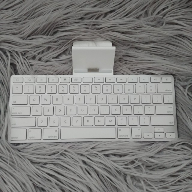 Apple Keyboard Dock & Extras