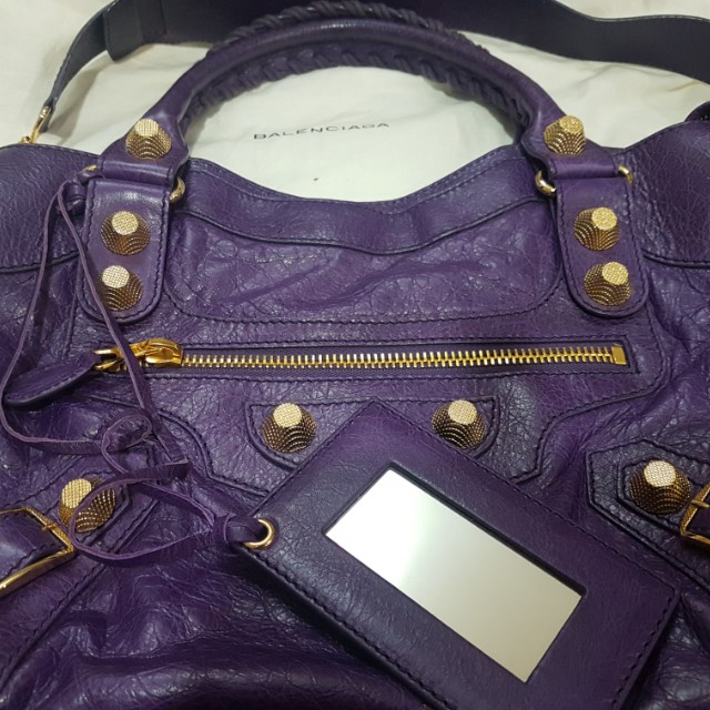 regering Udfør Skyldfølelse Balenciaga City Bag-Limited Edition Purple with Giant Gold Hardware,  Luxury, Bags & Wallets on Carousell