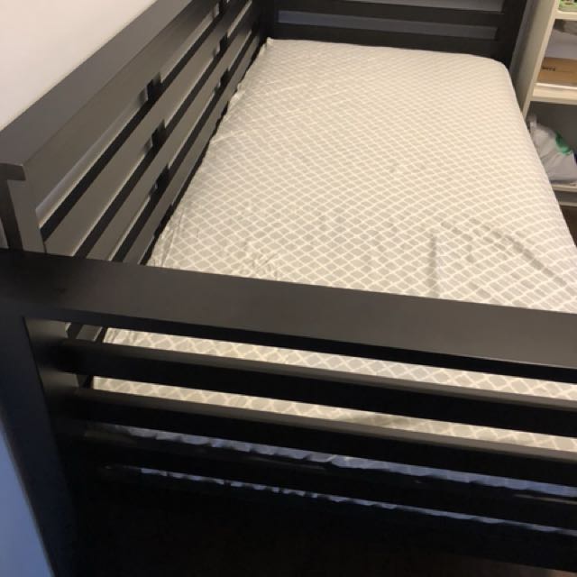 Day bed / sofa substitute like new all wood frame, Furniture & Home