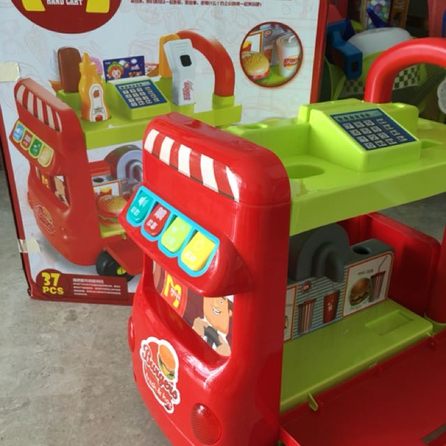 fast food pretend play