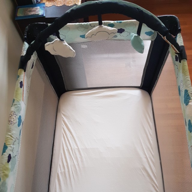 Graco pack on sale and play stratus