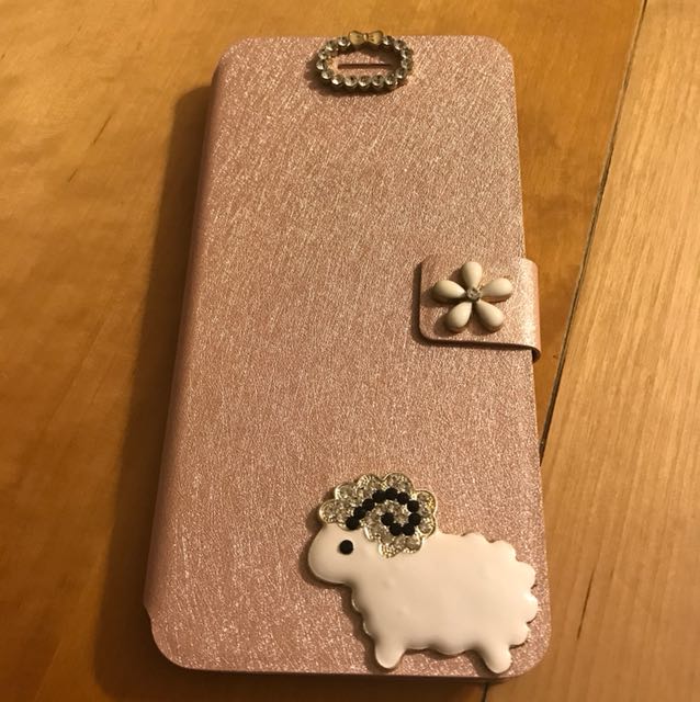 iPhone 6 Plus casing (Category: Other Mobile & Gadget Accessories) located in Singapore. Submitted by aidylmil (Listing ID 153333446, Image 1). Description: .