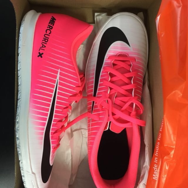 nike futsal shoes india