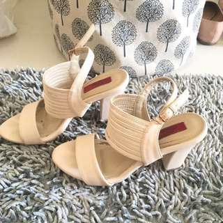 Heels putih gading cardinal uk 38 freong