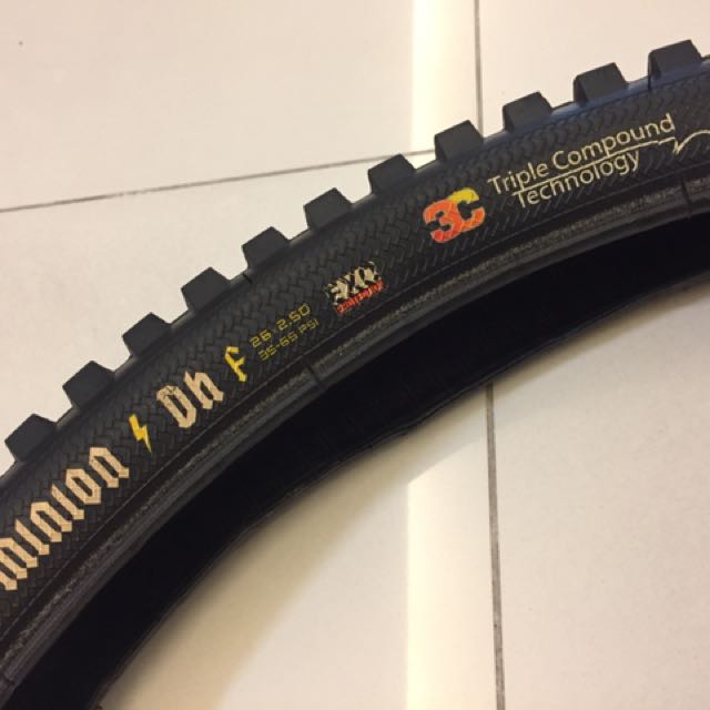 maxxis minion dhf 26 2.5