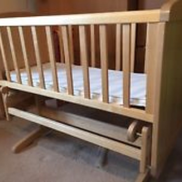 mothercare deluxe gliding crib