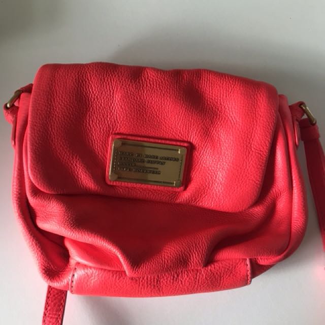 Marc jacobs sale neon crossbody