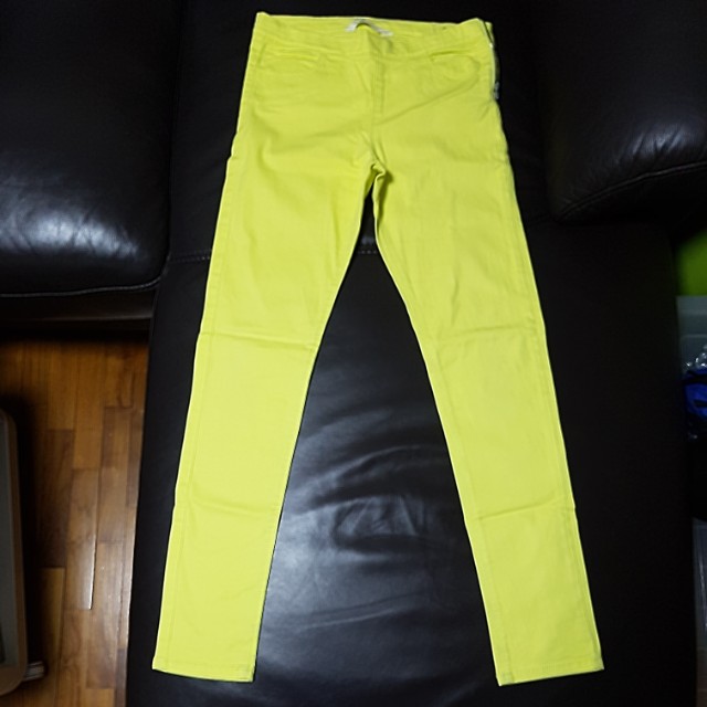 yellow bd jeans