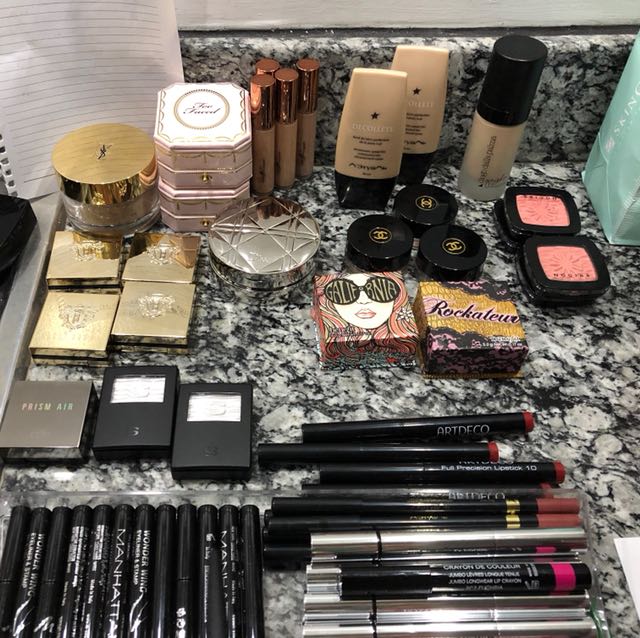 STAY TUNED FOR AFFORDABLE HIGH END MAKE UP (Category: Makeup) located in Cavite. Submitted by prelovedbymobol (Listing ID 153506458, Image 1). Description: .