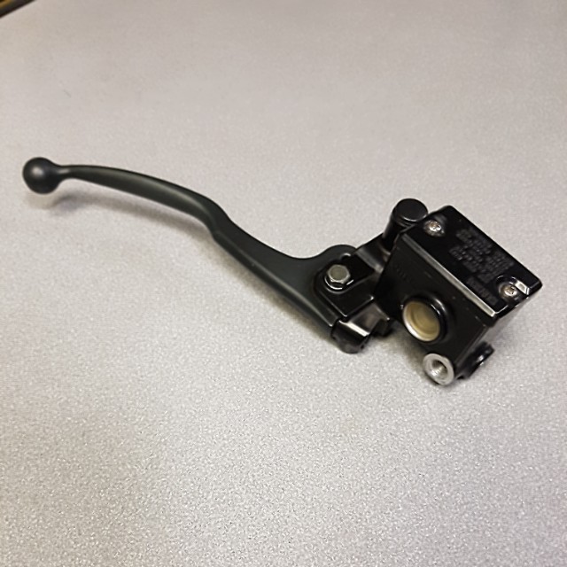 Yamaha r15 master brake cylinder, Motorcycles, Motorcycle Accessories