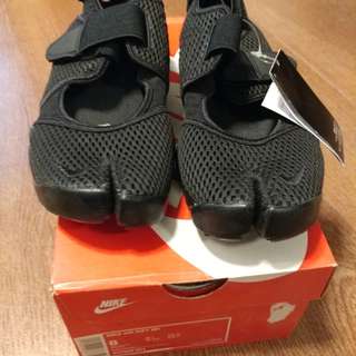 Nike air rift triple black us8