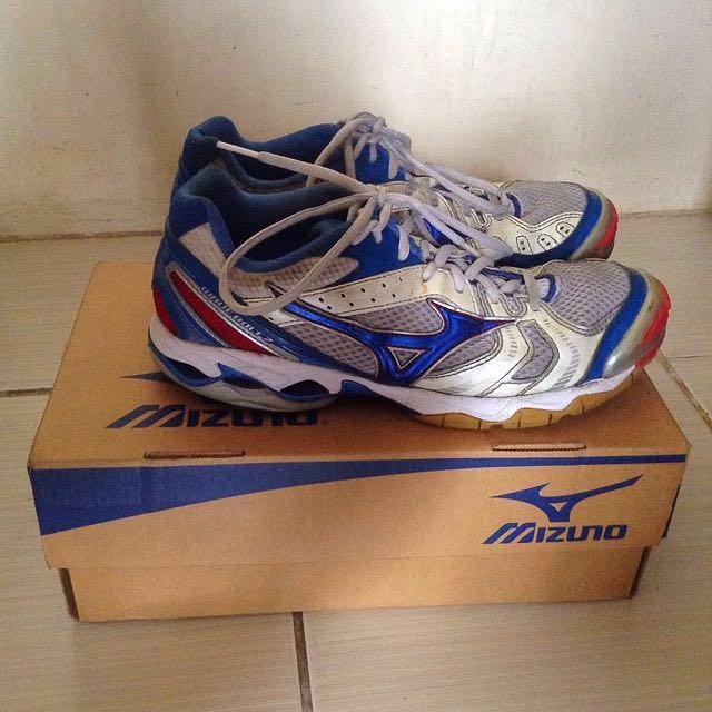 Mizuno wave bolt hotsell 2 price philippines