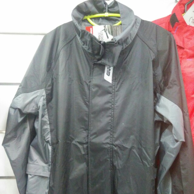 Givi original raincoat RRS07, Aksesori Auto di Carousell