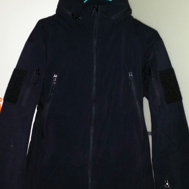 Helikon Trooper Soft shell jacket size M, 男裝, 外套及戶外衣服