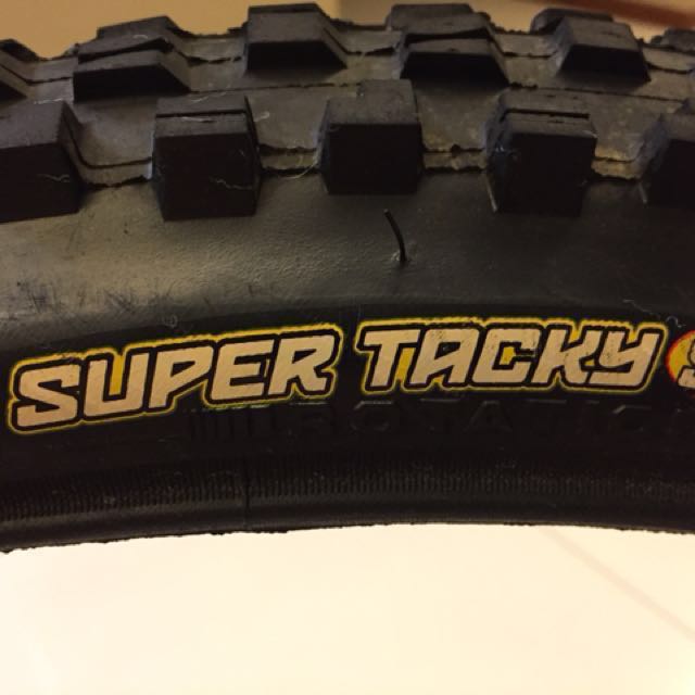 Maxxis Minion DHF 26 X 2.7 Super Tacky Wire Bead MTB Tyre 1pc
