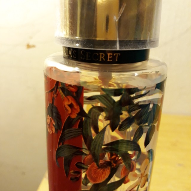 Set of 2 victoria's secret dark flora store pomegranate sugared woods fragrance mists 8.4 ounce each