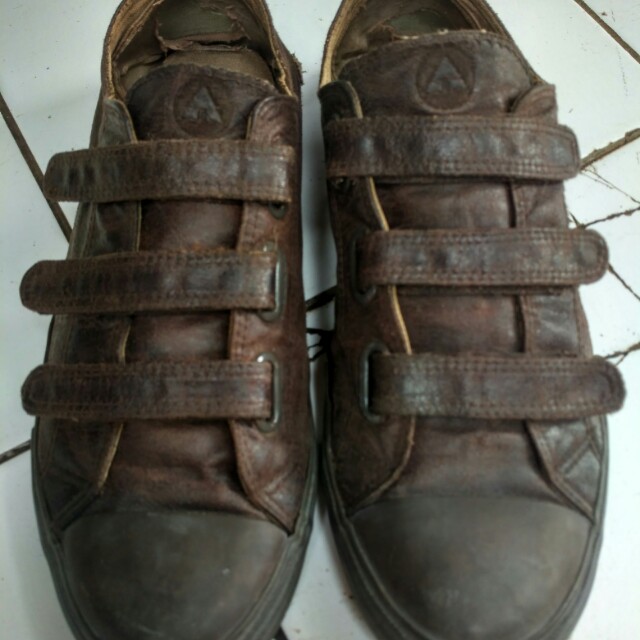 Sepatu airwalk, Fesyen Pria, Sepatu di Carousell