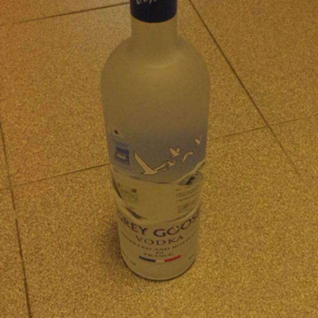 Vodka （分類：酒精飲料）位於 Hong Kong。 由 gordonchill 提交（商品編號 153572269，圖片 3）。簡介： 。