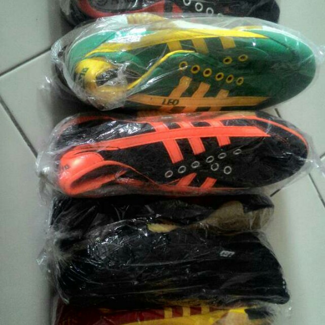 Kasut Futsal Leo Shah Alam Seri Kembangan
