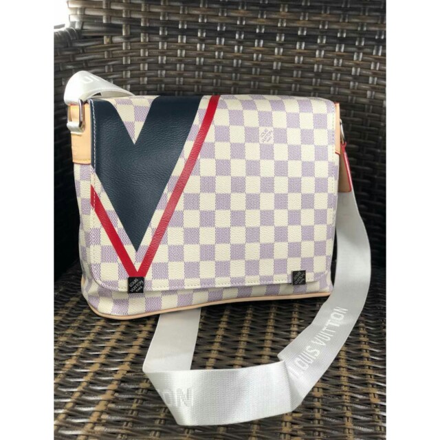 louis vuitton sling bag white