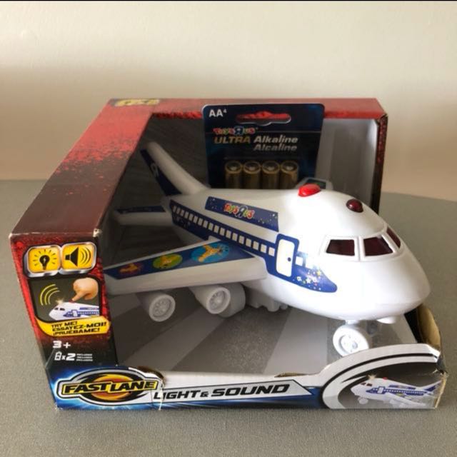 Toys r us airplane 2025