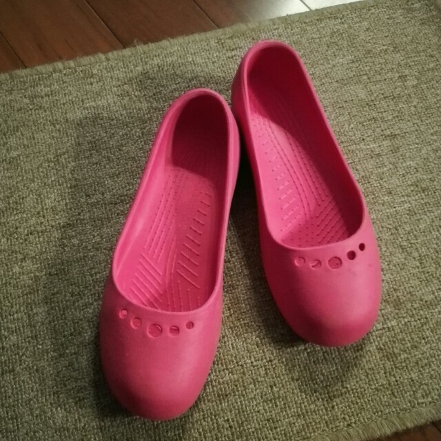 bright pink flat shoes