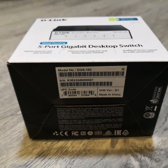 D-link Network Switch (Category: Networking) located in Singapore. Submitted by daberyuq (Listing ID 153864069, Image 3). Description: Used for a month before i upgrade to a 8 port..