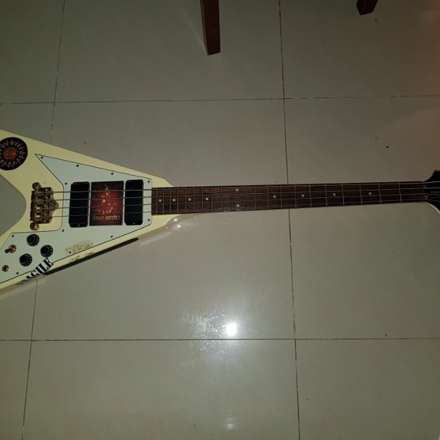Epiphone Flying V Bass Guitar, Hobbies & Toys, Music & Media, Musical  Instruments On Carousell