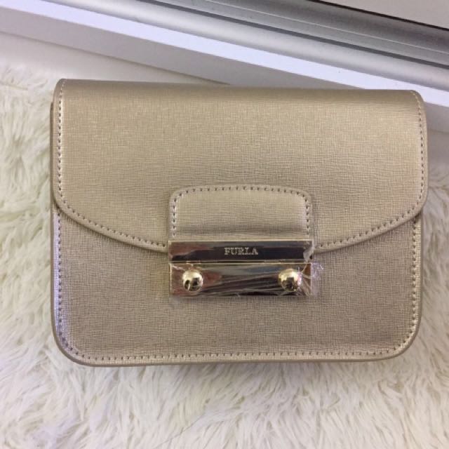 Furla store julia gold