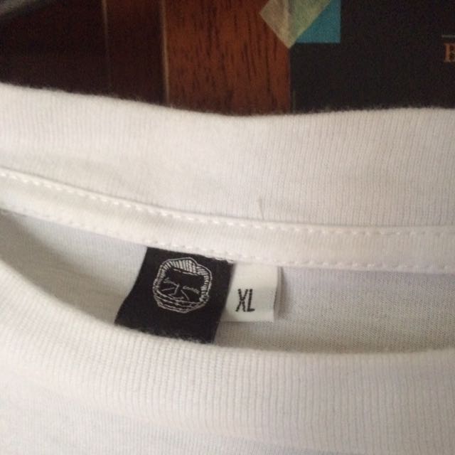 Ochlo ( white), Men's Fashion, Activewear on Carousell