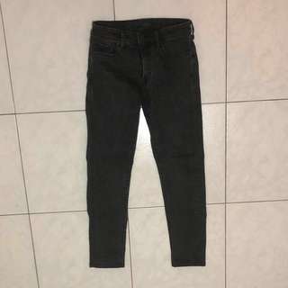 Uniqlo Jeans Size 28 (used twice)