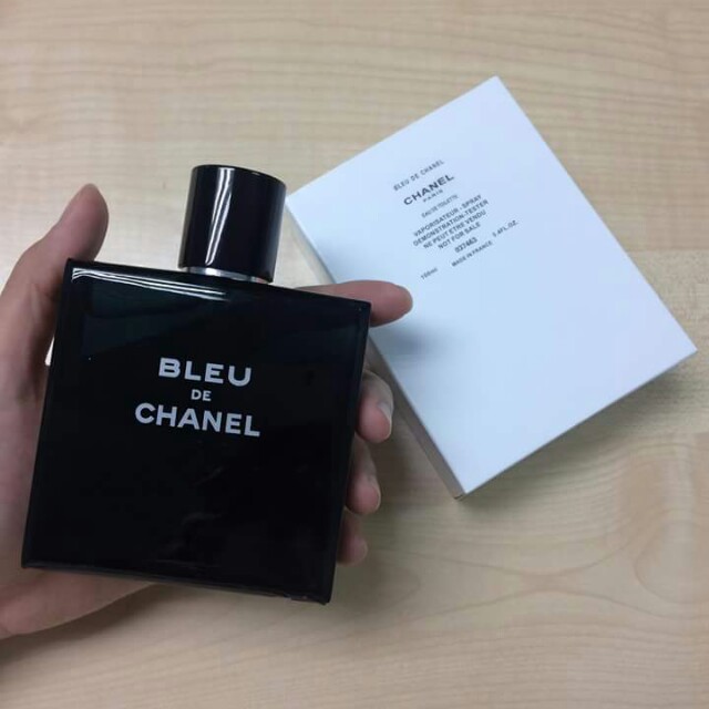 Bleu De Chanel perfume. editorial image. Image of bleu - 105307525