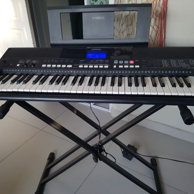 Electronic Keyboard with stand, Hobbies & Toys, Music & Media, Musical