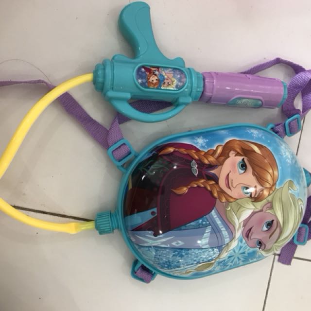 Frozen store water pistol