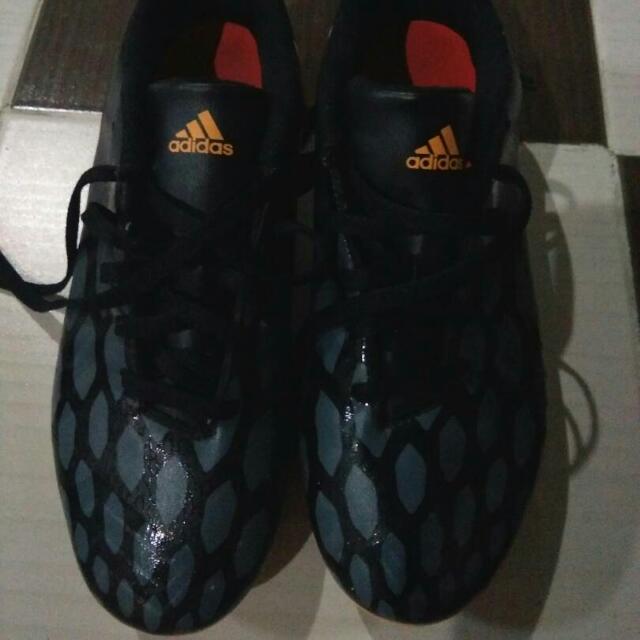 Kasut Bola Adidas Sports Athletic Sports Clothing On Carousell