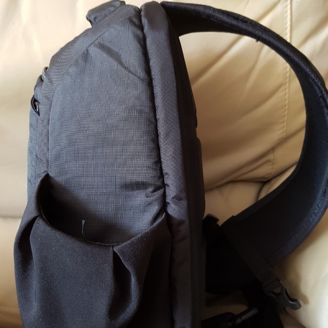 Pacsafe online v9 sling