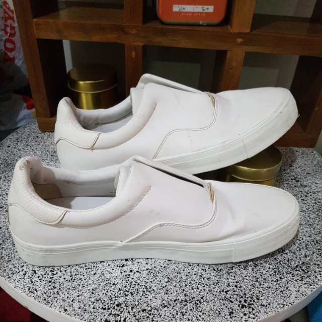 Sepatu Zara Putih Masih Greng Fesyen Pria Sepatu Di Carousell