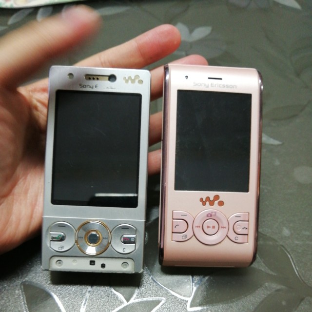 兩部舊sony ericsson機, 手提電話, 手機, Android 安卓手機, Sony - Carousell