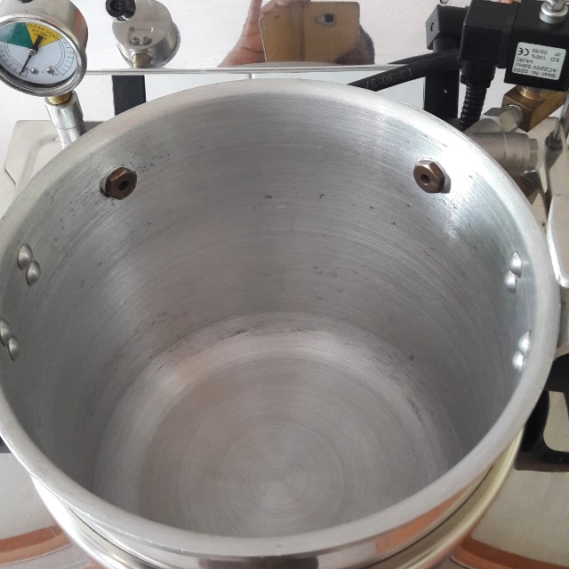 Tabletop pressure fryer (15 litre), TV & Home Appliances, Kitchen