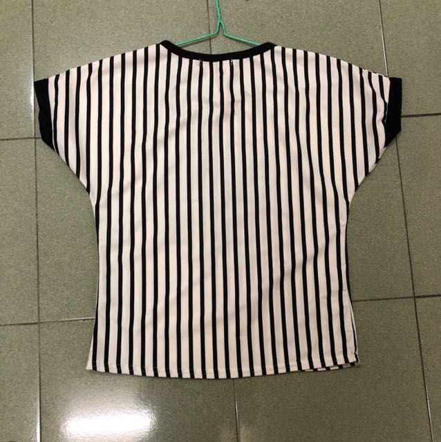 Tops (Category: Tops) located in Seremban. Submitted by weiwei_98 (Listing ID 154016113, Image 2). Description: .