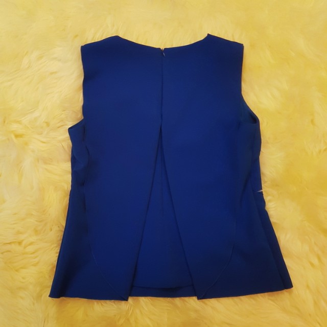 Used Top Used Blue Top, Women's Fashion, Tops, Other Tops on Carousell