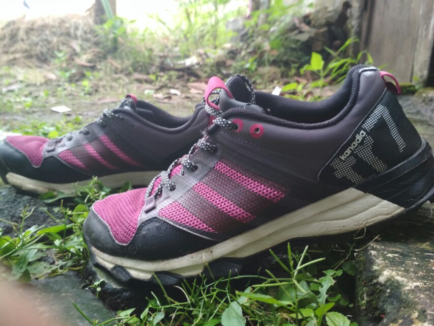 Sepatu outlet adidas kanadia