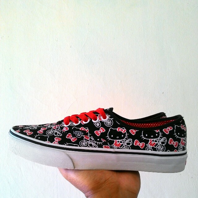 vans hello kitty black