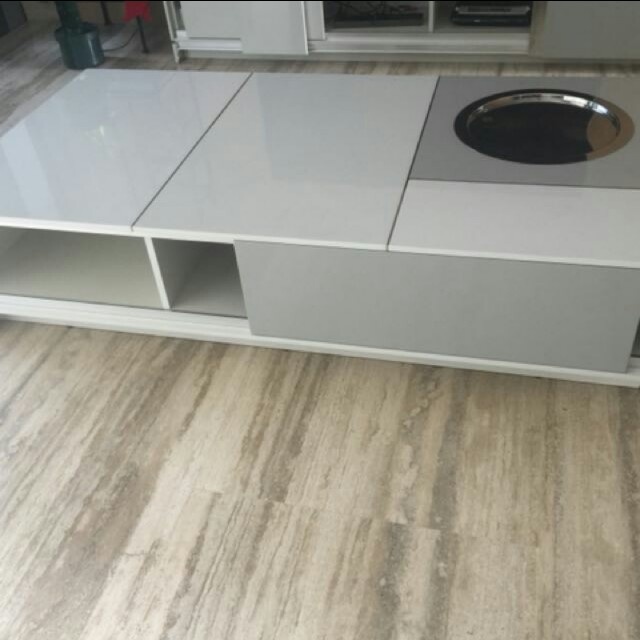 Coffee table (Category: Tables & Sets) located in Singapore. Submitted by jackiergv11 (Listing ID 154374192, Image 2). Description: Very nice coffee table, made in wood material Only used 1 year Looks like new.