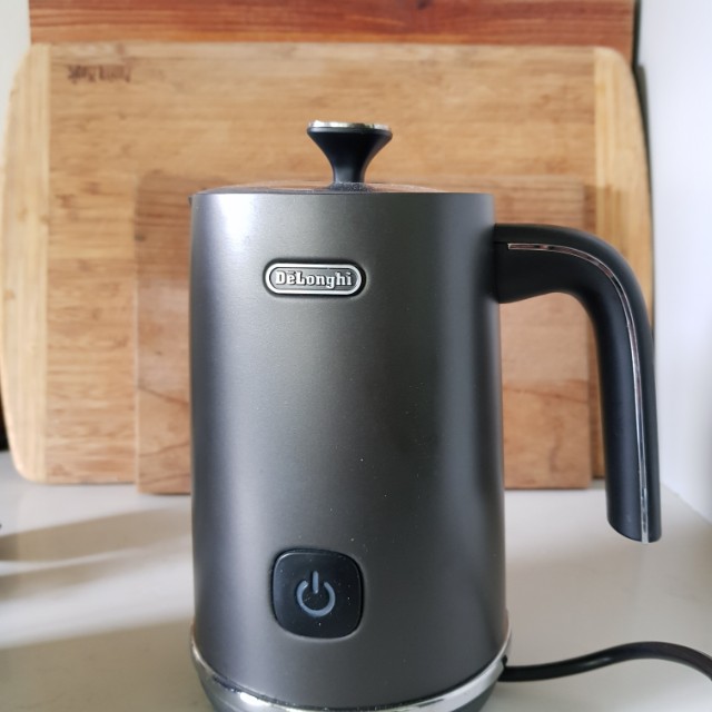 Delonghi Distinta milk frother, TV 