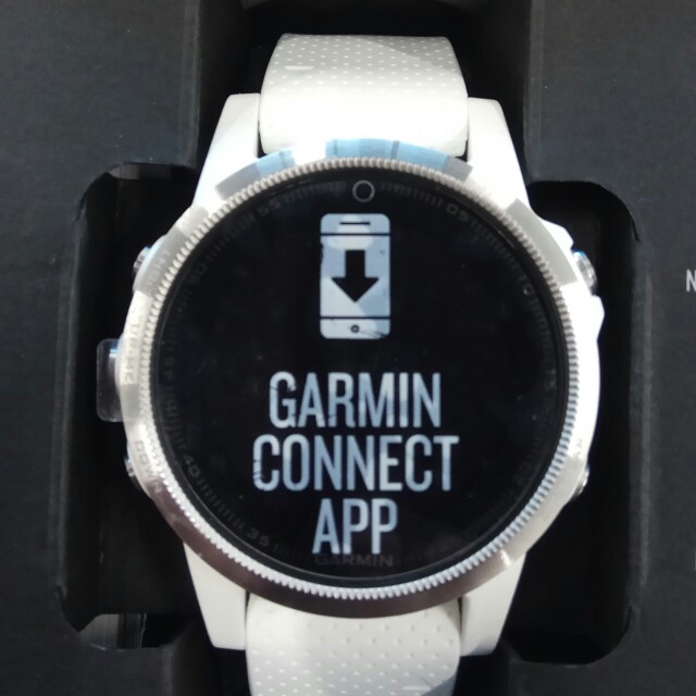 Garmin fenix 5s white with carrara white band top